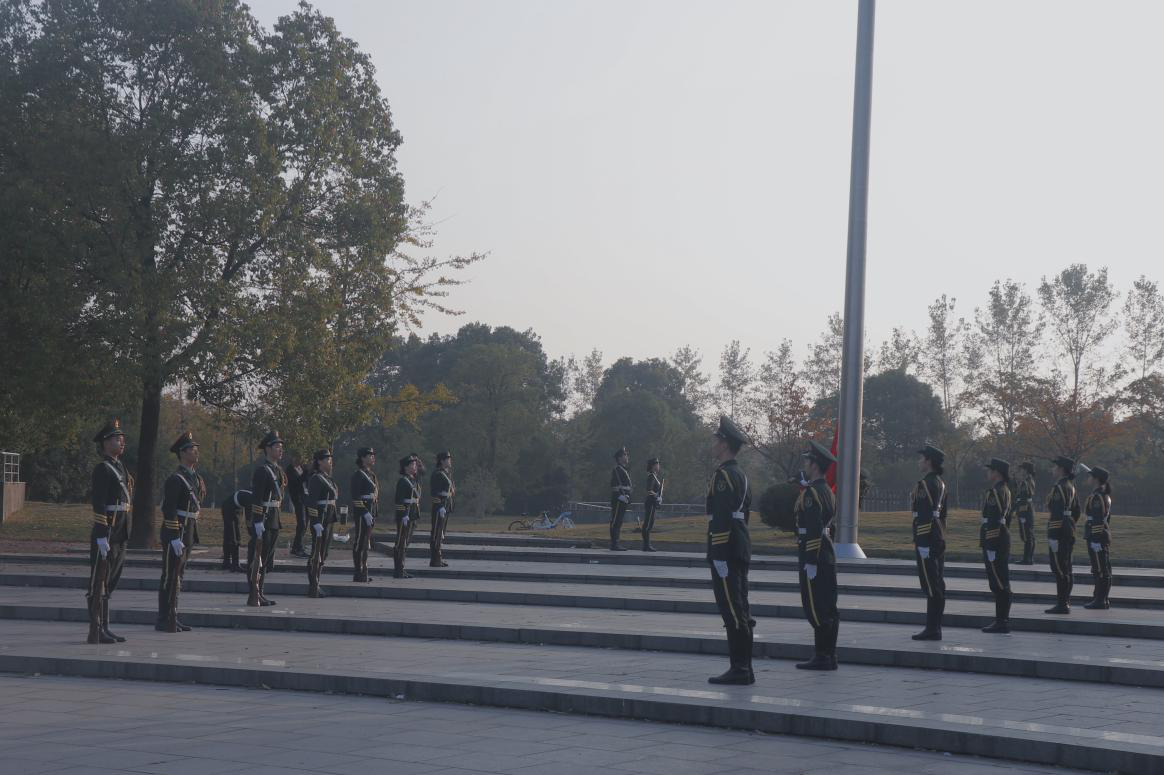 1573524573173012920.png 升旗仪式2.png